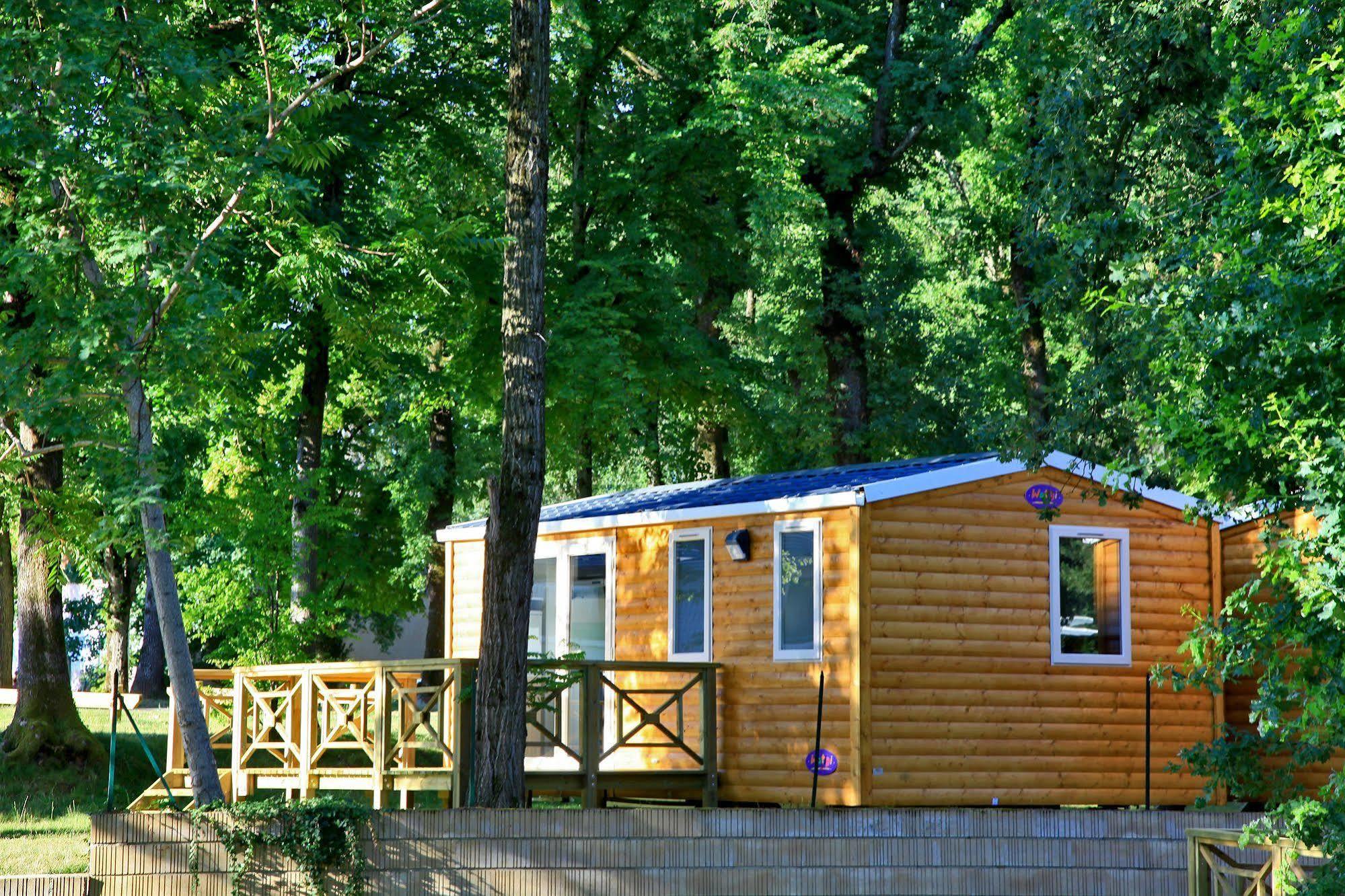 Albirondack Camping Lodge & Spa 외부 사진